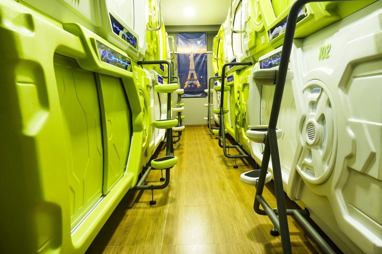 Super Oyo 91328 Fiducia Capsule Hotel Jakarta Buitenkant foto